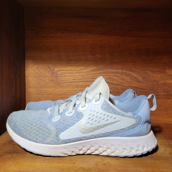 Nike Legend React Running Sneaker 5.5 - Picture 4 of 7